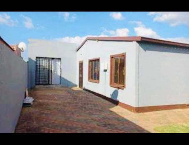 3 BEDROOM PROPERTY TO RENT IN PROTEA GLEN
